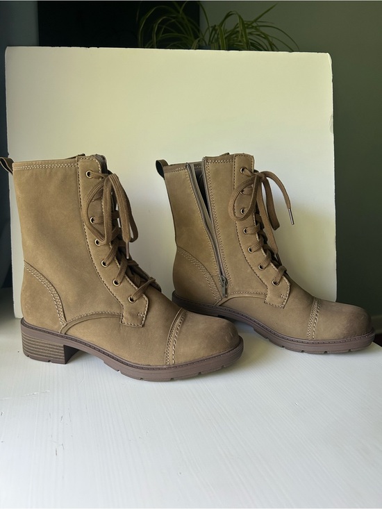 Clarks Shoes - Clarks Collection Hearth Maye Nubuck Leather Women’s Lace-Up Tan Combat Boots 9